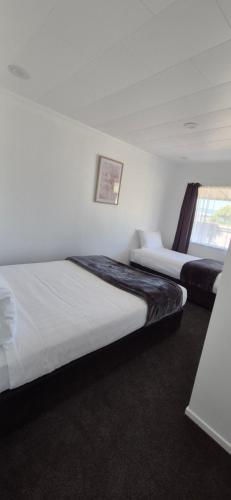 Magnolia Court Motel