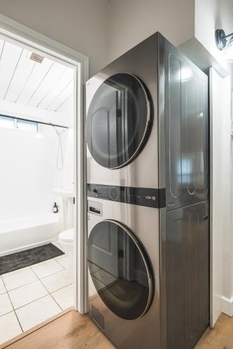 City Oasis - Entire Designer House - Near Disneyland in Hacienda Heights