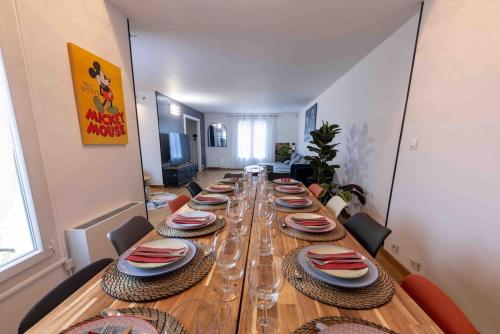 Nice house close to Disney 12 people in 尚馬恩河畔