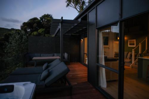 外部景觀, The Little Louise's Luxury Romantic Retreat with Iconic Piha Views in 皮哈