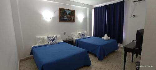 Twin Room with Private Bathroom image 10