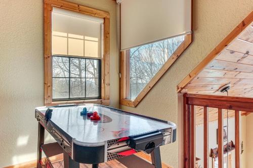 Redesigned Cabin with Private Pool - 6 Mi to Helen! - image 7