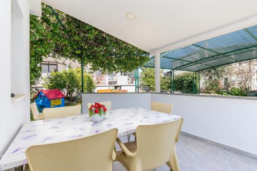 Two-Bedroom Apartment with Terrace image 2