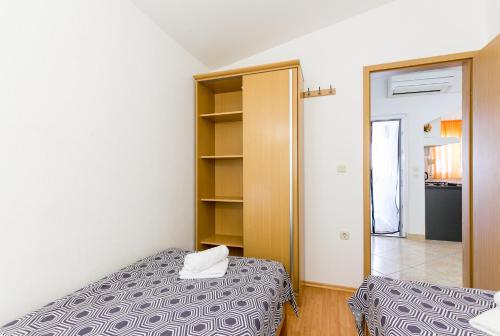 Two-Bedroom Apartment with Terrace image 8
