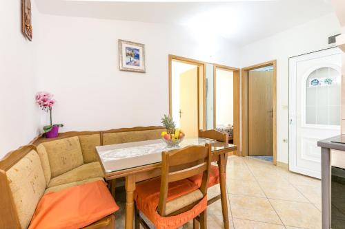 Two-Bedroom Apartment with Terrace image 4