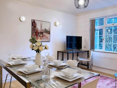 Three Bedroom House Near London Bridge, Londýn