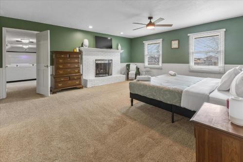 Tranquil Escape on 1 Acre Near Eagle Creek in Brownsburg (Indiana)