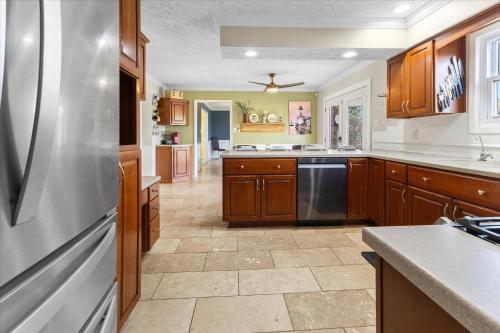 Tranquil Escape on 1 Acre Near Eagle Creek in Brownsburg (Indiana)