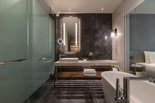 657091769 Crowne Plaza Kuala Lumpur City Centre by IHG