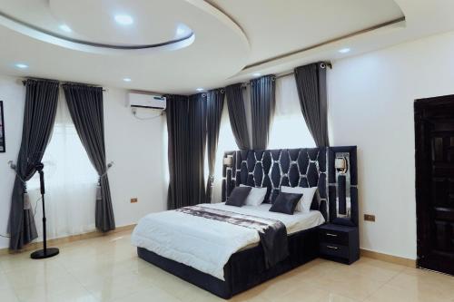 LUXURY 4BR Duplex with STARLINK & PS5, 4mins to GRA in Port Harcourt