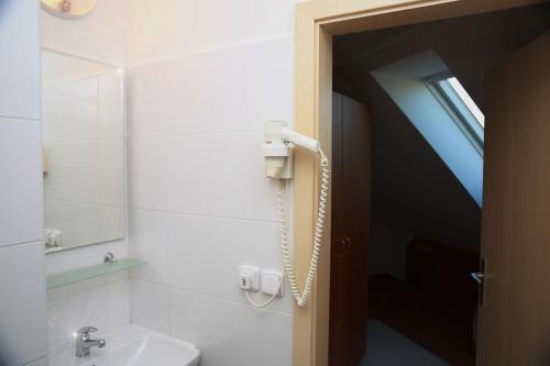 Apartment with Shower