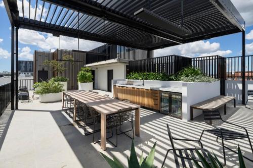 Alfred & Turner Apartments, Luxury 2 Bedroom Condos in the heart of the Valley