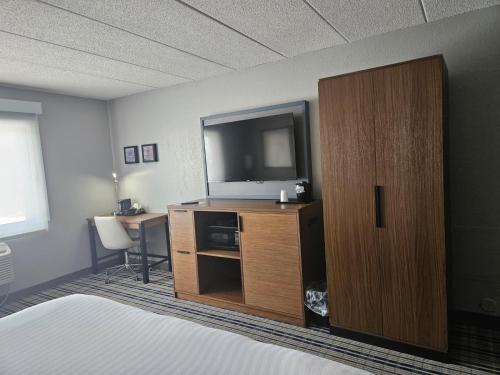 AmericInn by Wyndham Albert Lea - image 11