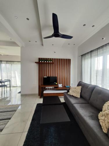 ISIRI SERVICE APARTMENT - Bylakere
