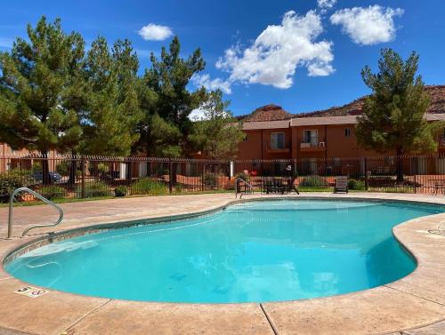 Kasa Kanab Modern Townhome Pet Friendly