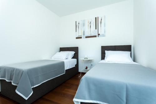Deluxe Neli Apartments - image 7