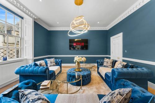 Baths Ultimate House Sleeps 40