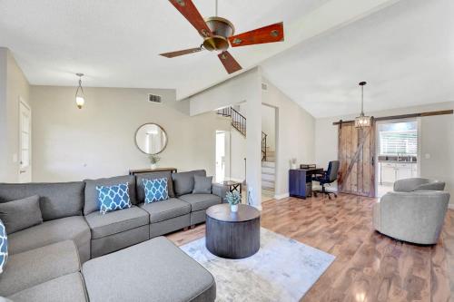 Beautiful Renovated 4BR w Pool, Las Vegas (foto 5)