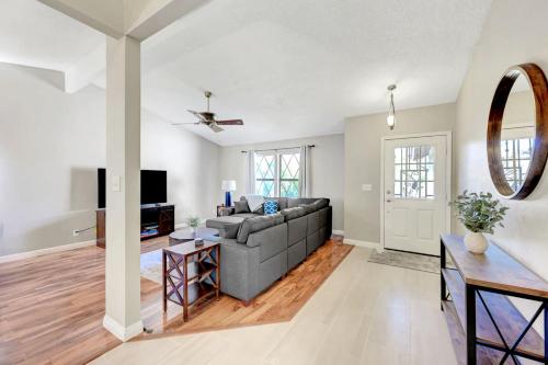 Beautiful Renovated 4BR w Pool, Las Vegas (foto 8)