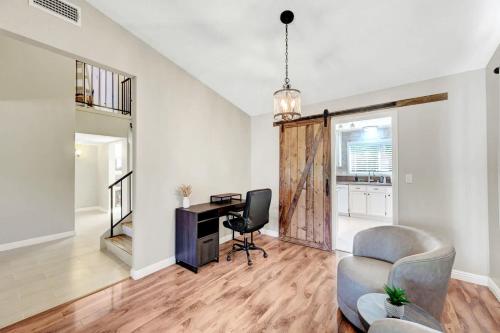 Beautiful Renovated 4BR w Pool, Las Vegas (foto 10)