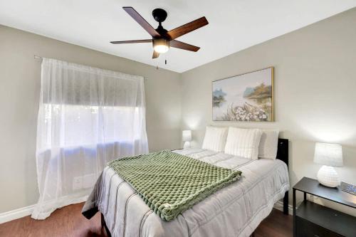 Beautiful Renovated 4BR w Pool