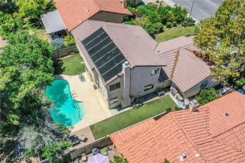 Beautiful Renovated 4BR w Pool