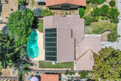 Beautiful Renovated 4BR w Pool