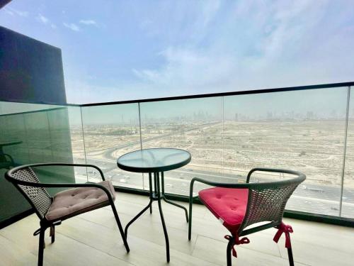 Chic & Serene 1br Apt Balcony, Pool & Parking, Dubai (foto 10)