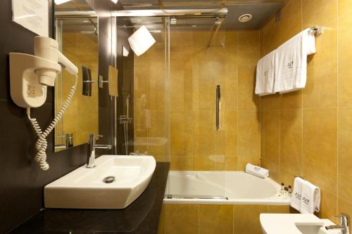 Hotel Alif Avenidas - main image