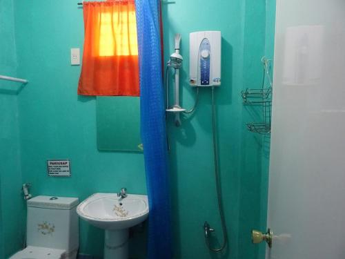 BUDDHA Inn near Muelle Pier