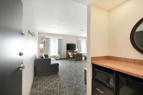 Hampton Inn and Suites Tulsa Central - image 6