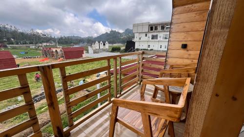 Balcony/terrace, Fifa Cabin Dieng by Fifa Grup in Dieng Kulon
