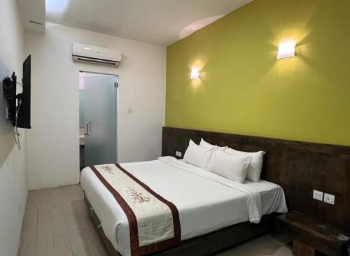 Classic Deluxe King (No Window) room in Swiss Heritage Boutique Hotel Jonker Street Melaka