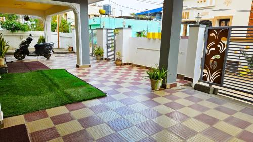 مدخل, Mahalakshmi Residency in Maruthamalai