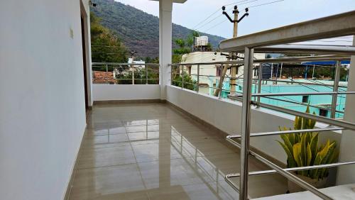 المنطقة المحيطة, Mahalakshmi Residency in Maruthamalai