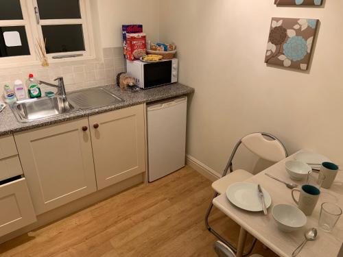 Konyha, Field Cottage Bed and Continental Breakfast in East Harling