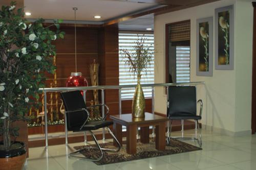 Lifos Hotel - image 7