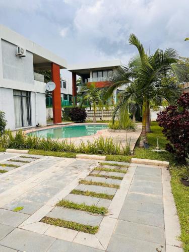 Rhino Luxurious Apartments - image 4