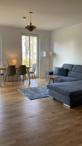 Modernes voll möbliertes Apartment am See mit Garten, nahe BER (Modernes voll mobliertes Apartment am See mit Garten, nahe BER) in 貝斯滕塞