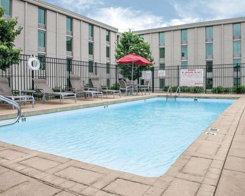Comfort Inn Bloomington near University - image 2