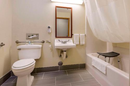 Quality Inn Sycamore - DeKalb - image 2