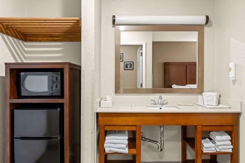 Comfort Inn Worland Hwy 16 to Yellowstone - image 14