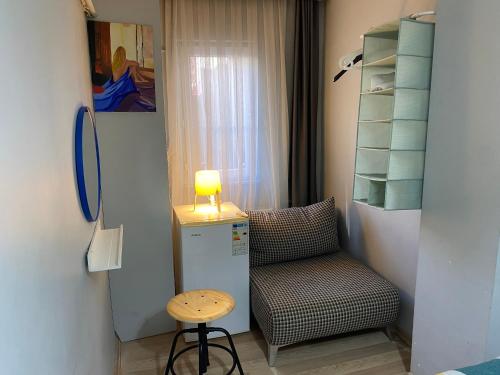 Family Room image 9