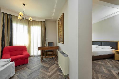 Iris Hotel - image 12