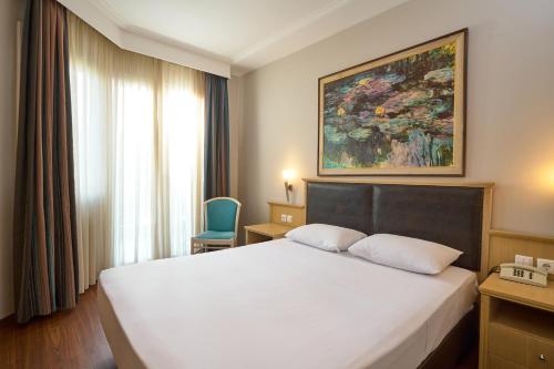 Iris Hotel - image 7