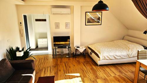 Jarina Apartman Aranyhíd (Jarina Apartman Aranyhid) in Balatonalmádi