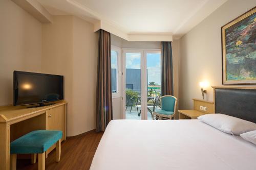 Iris Hotel - image 14