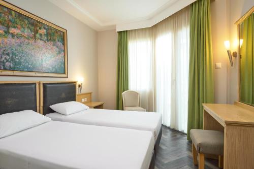 Iris Hotel - image 5