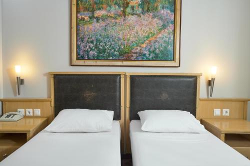 Iris Hotel - image 4