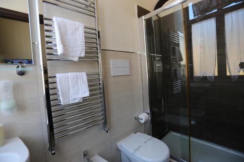 Suite 39 Guest House - image 6